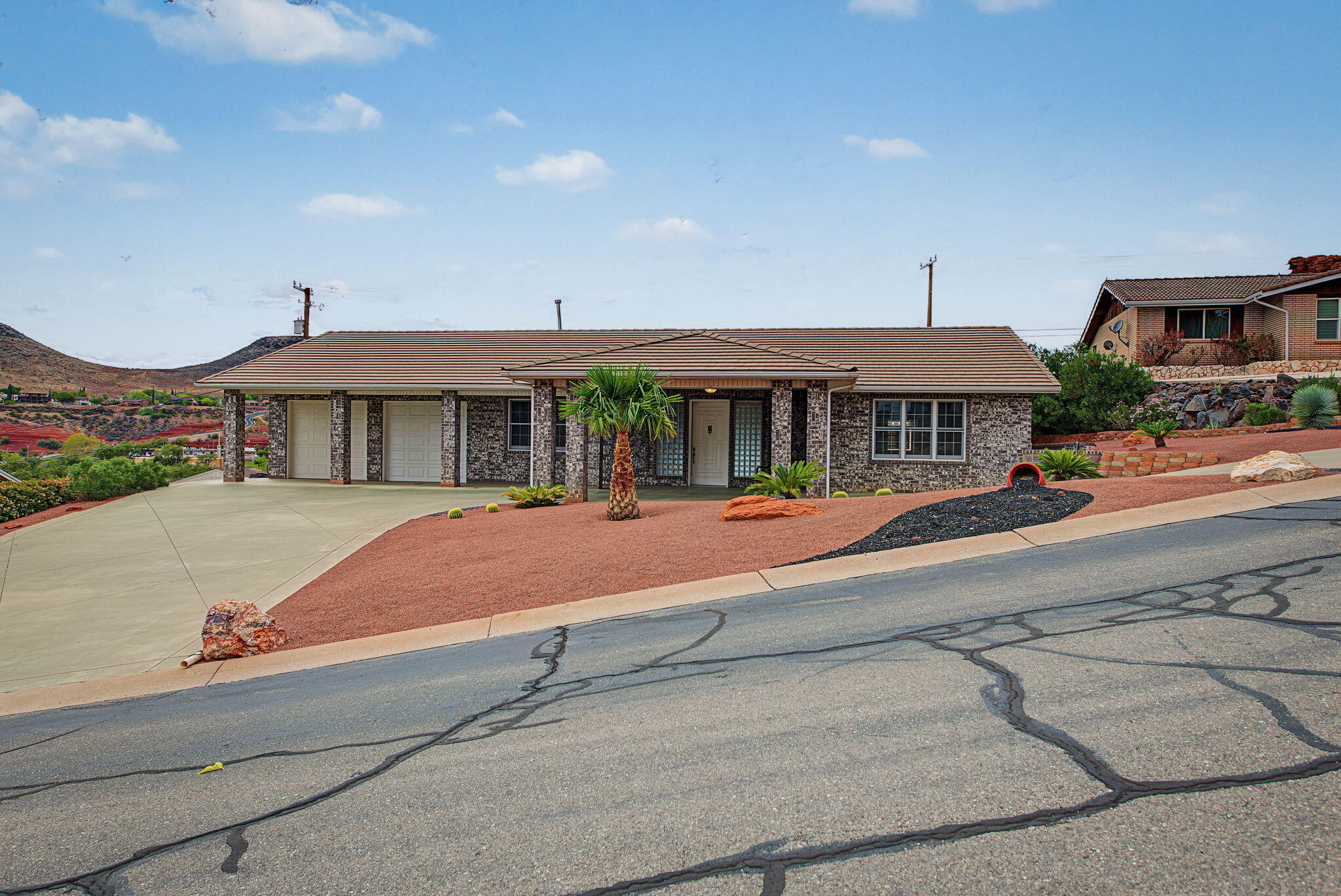 339 W Sandstone CIR, St George, UT 84770