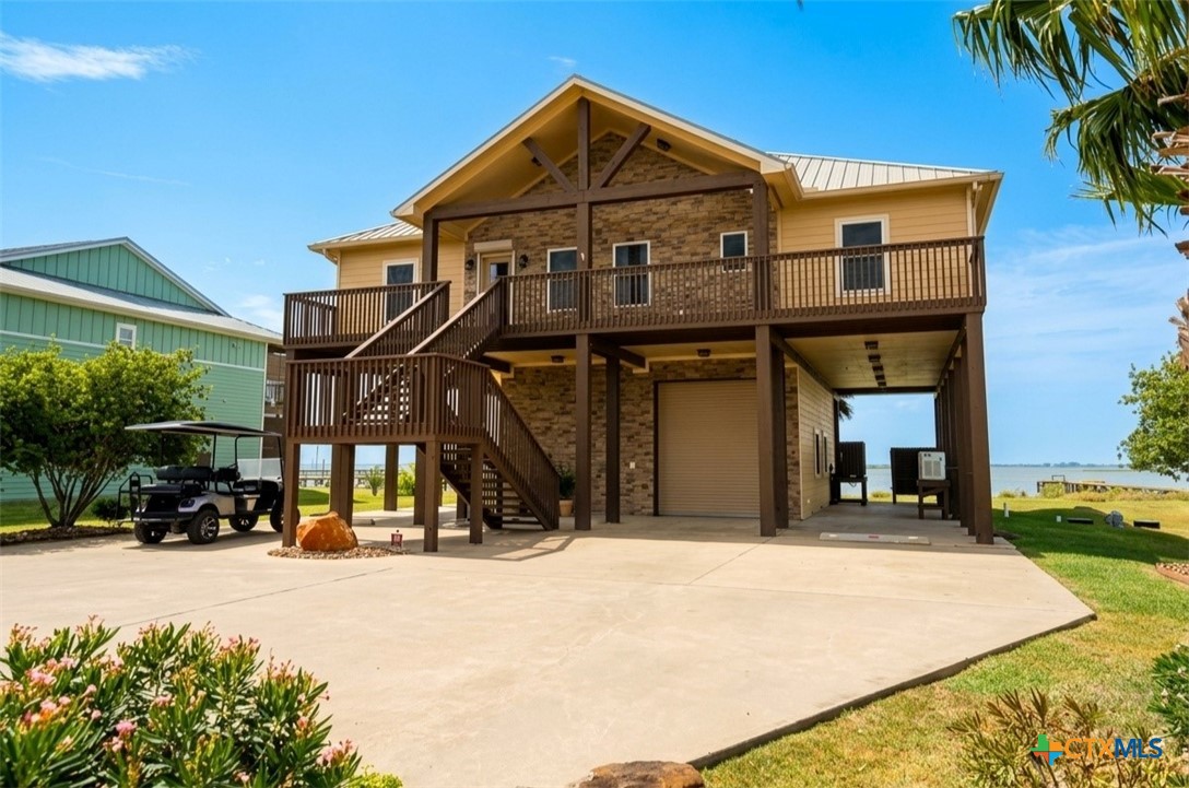 553 Bayside Drive