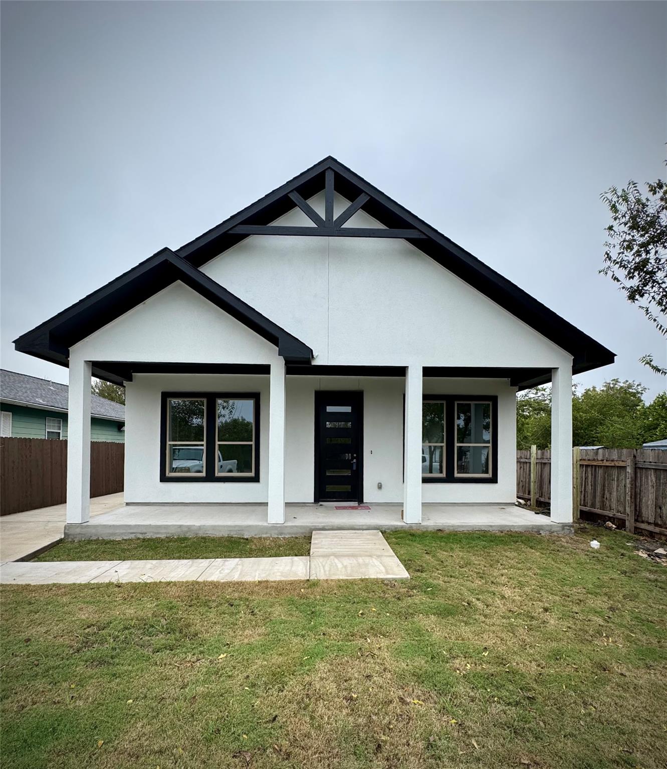 710 Bland St, Taylor, TX 76574 — photo 1