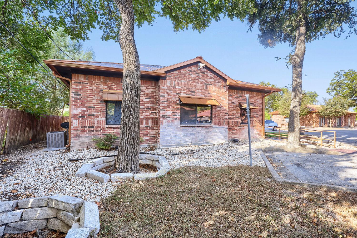 821  Grand Avenue Pkwy  #301