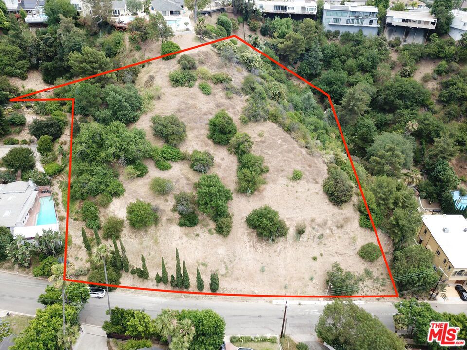 2130 Roscomare Road