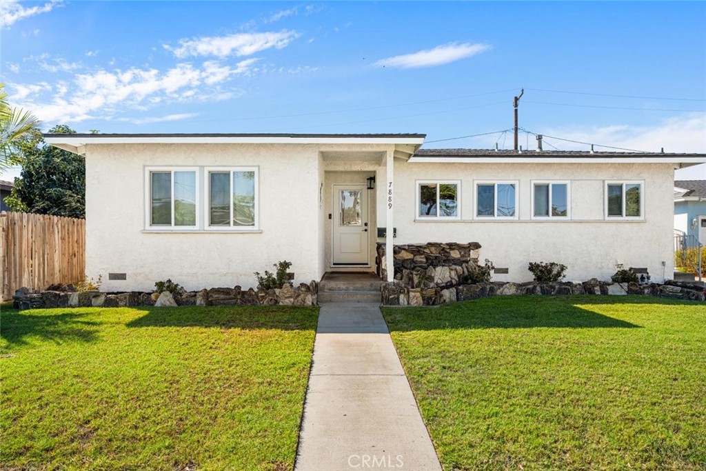 7889 La Casa Way