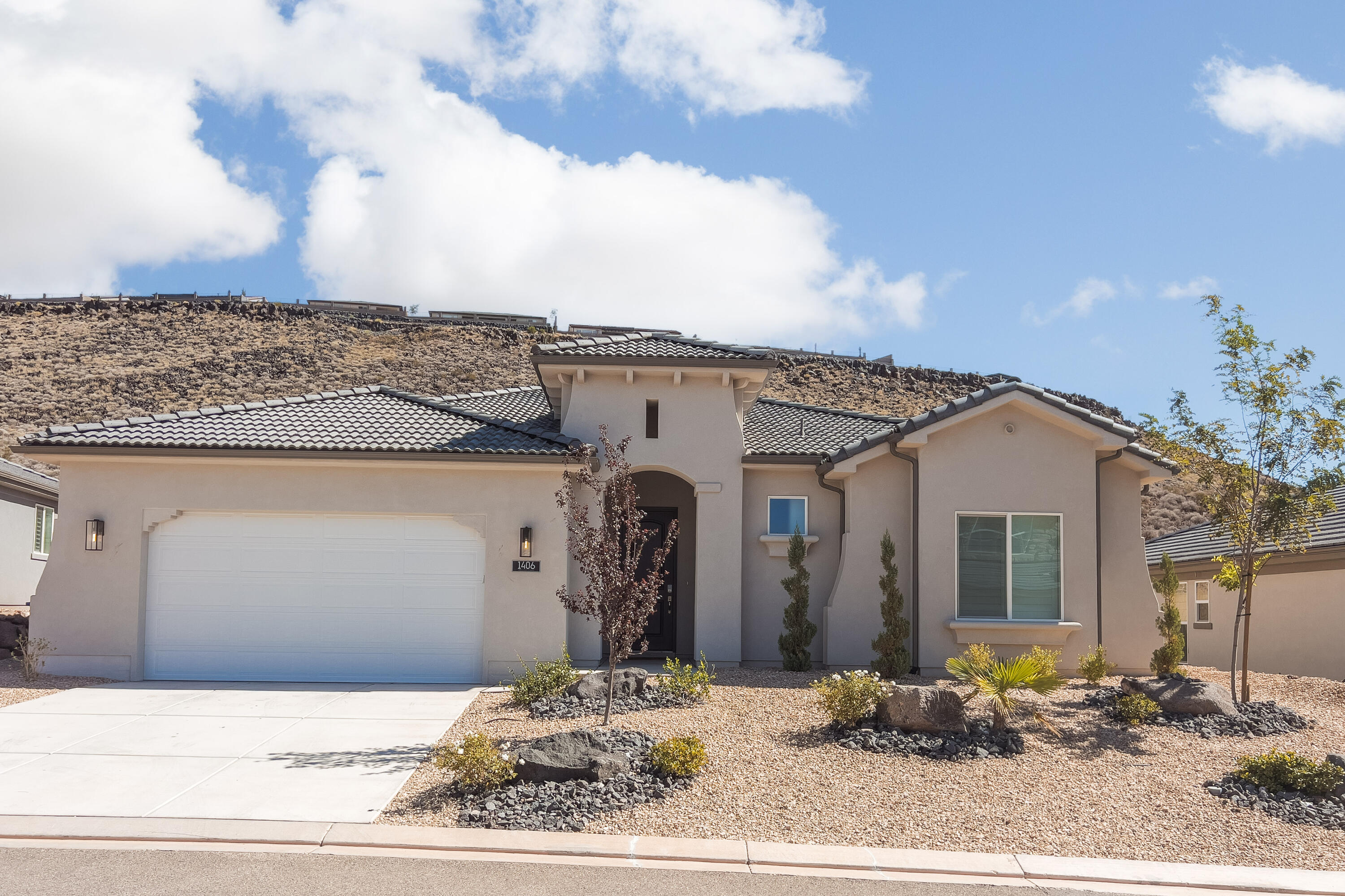 1406 N Rustico DR
