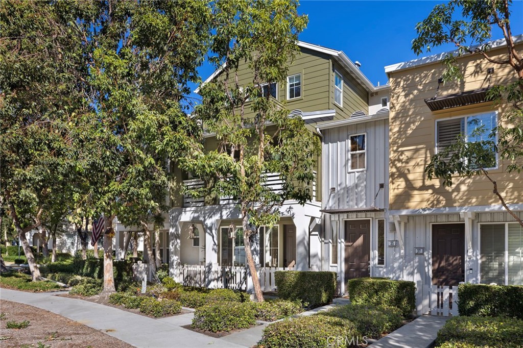 33 Quartz Lane