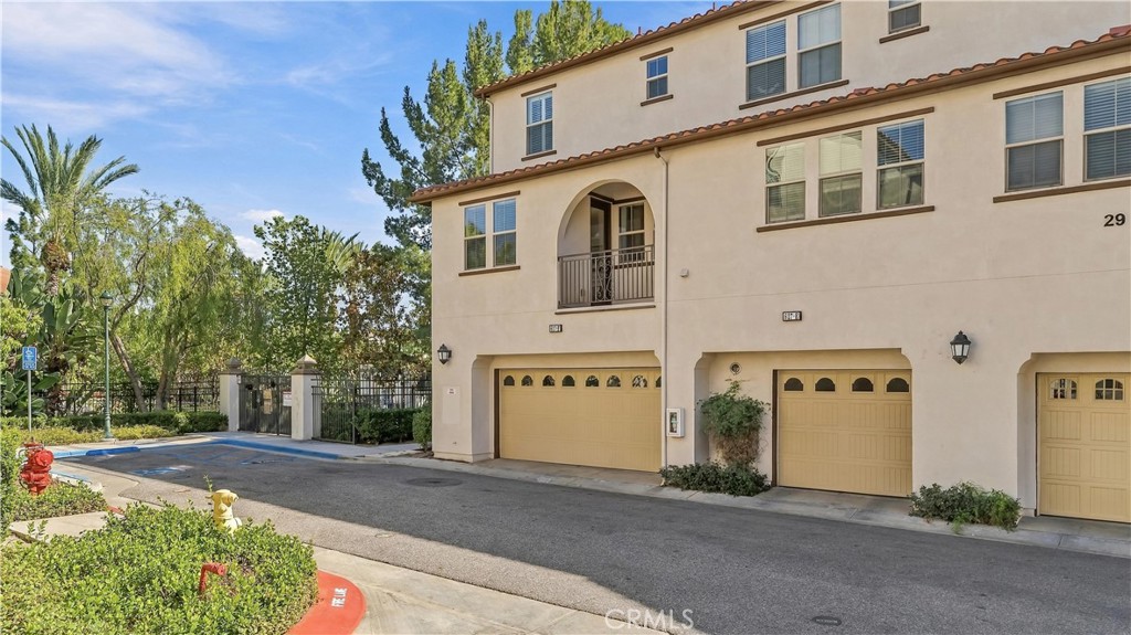 827 The Promenade F