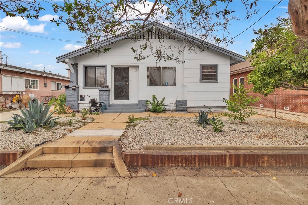3045 E 5th