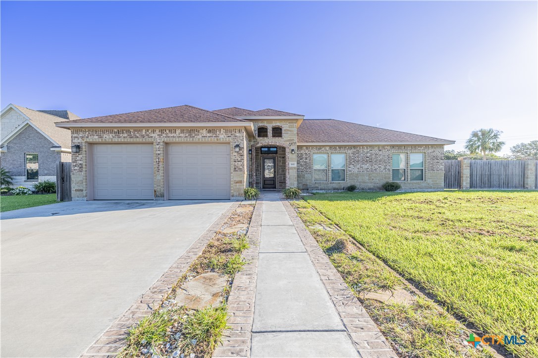 202 Golden Way