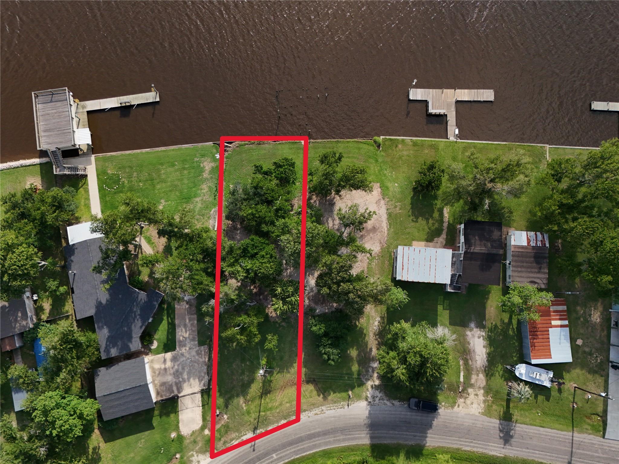 1828  Creekside Dr