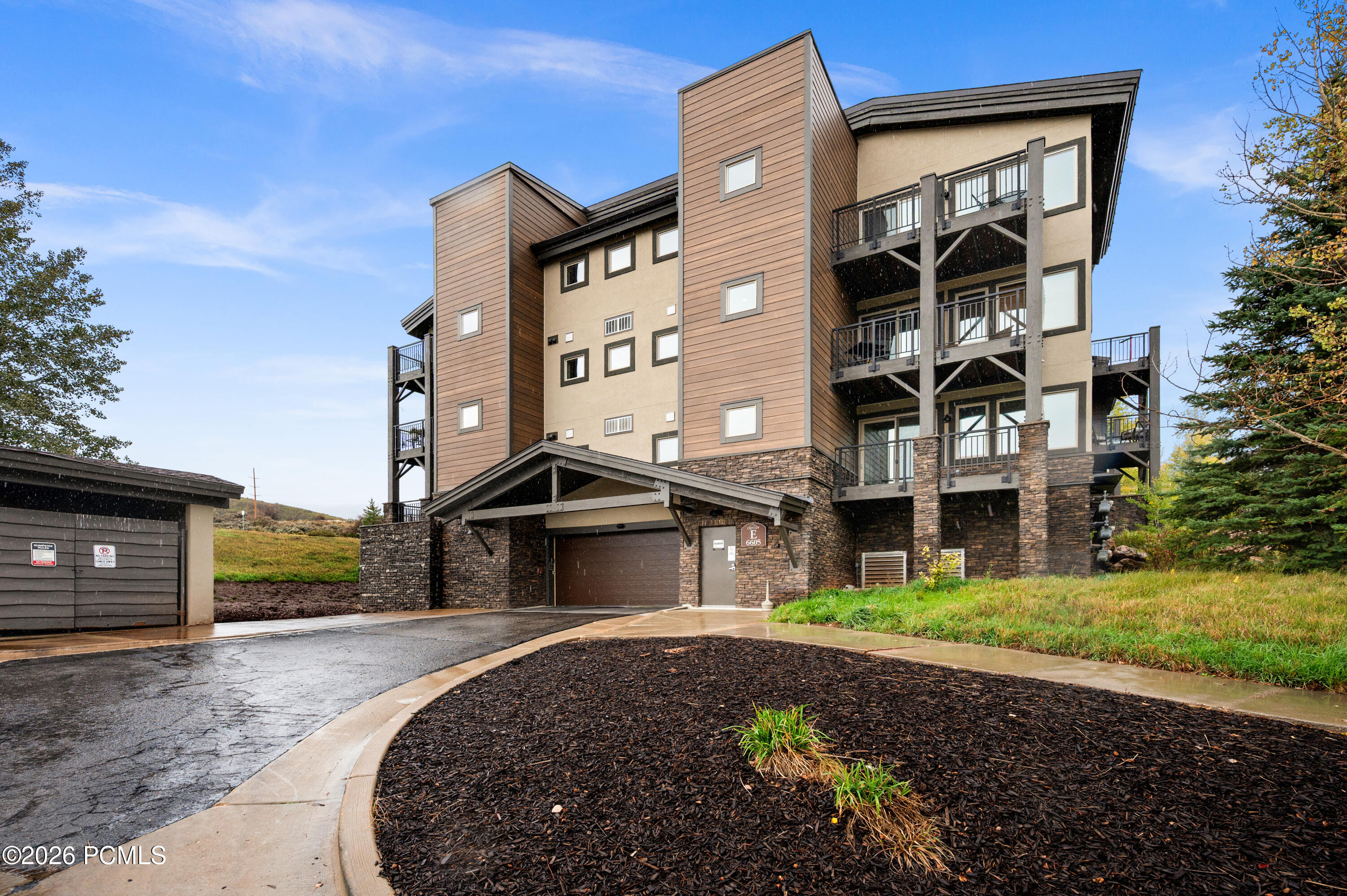 6605 N Overland Apt 306, Park City, UT 84098