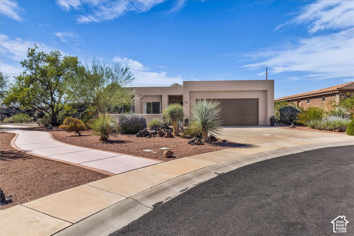 15  BOULDER CIR