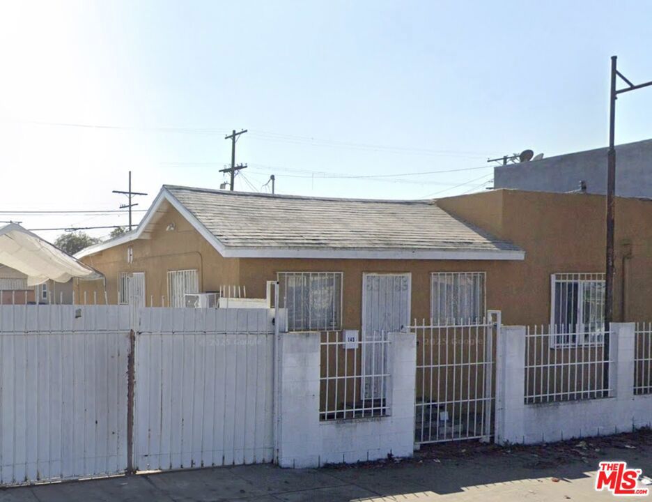 1438 W Florence Avenue