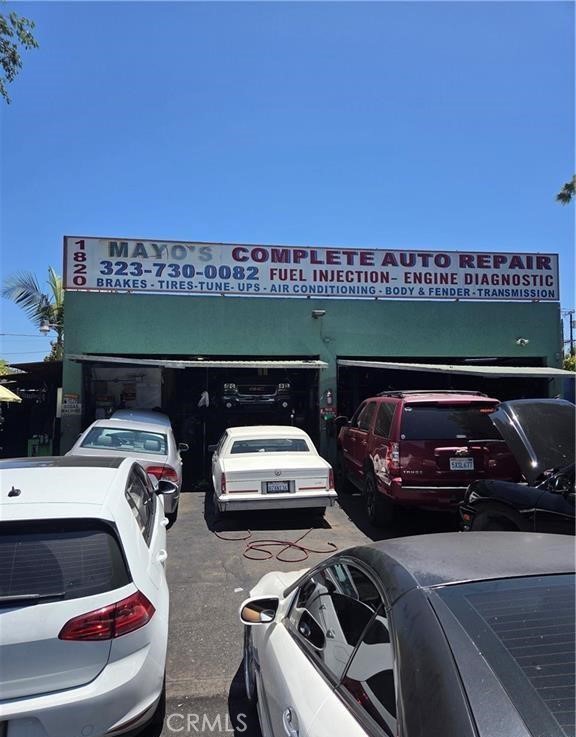 1820 W Adams