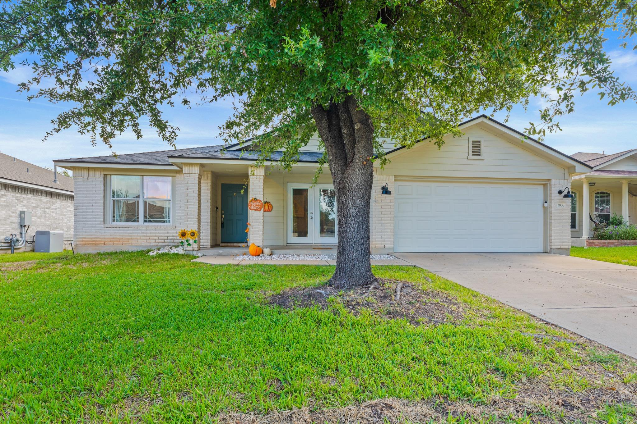 3933  Rolling Canyon Trl