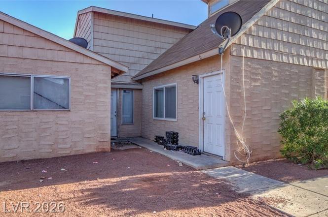 5228 Garden Lane