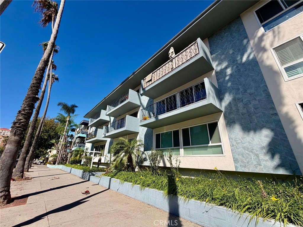 1139 E Ocean Boulevard 108