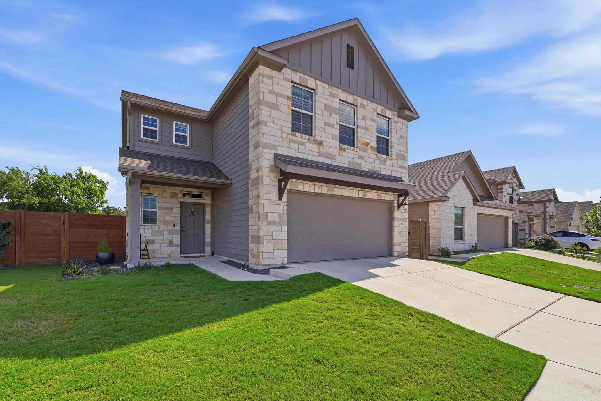 928  Falkland Trce