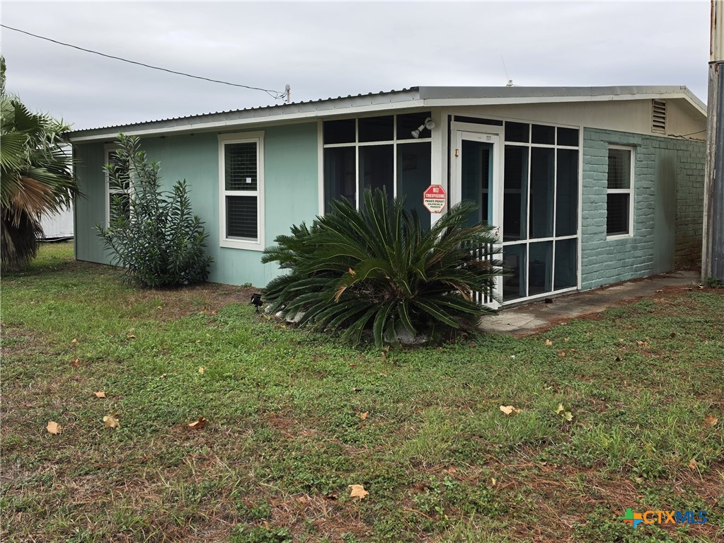 503 E Dallas Avenue, Seadrift, TX 77983 — photo 1