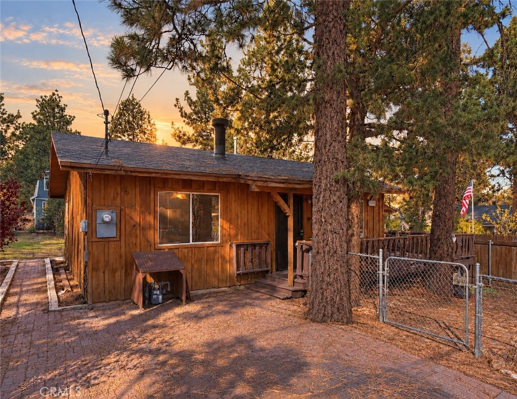 274 Kern, Sugarloaf, CA 92386 — photo 1