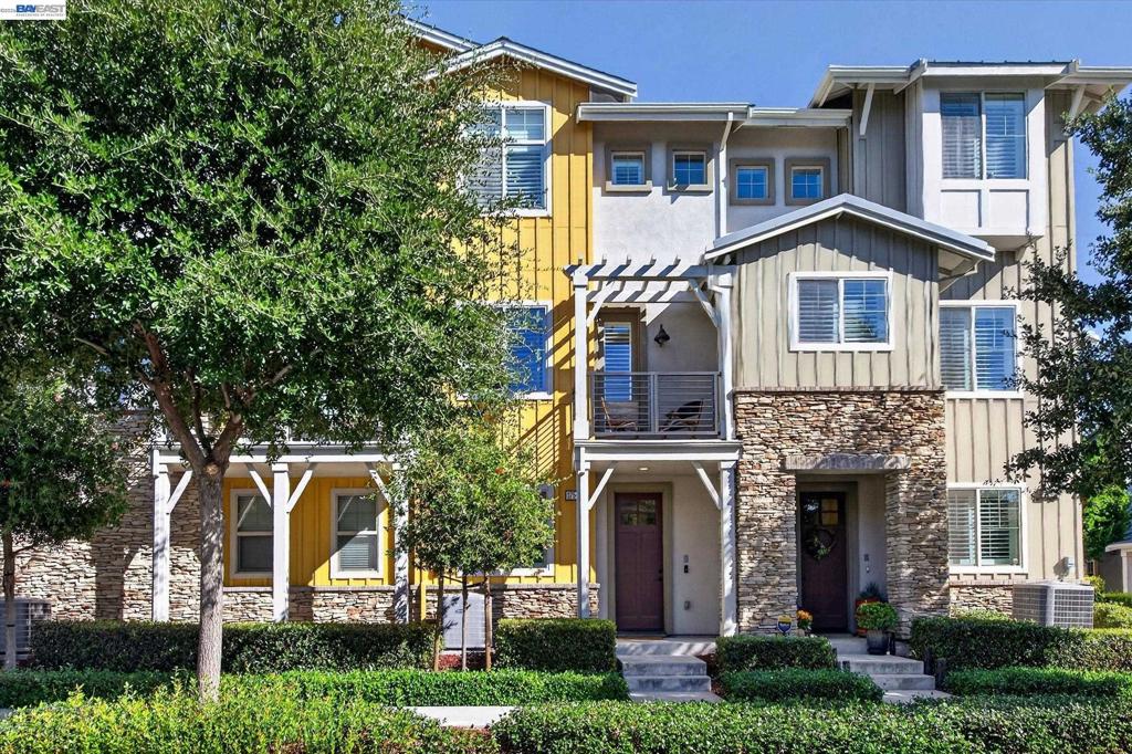 375 Basswood Cmn 10