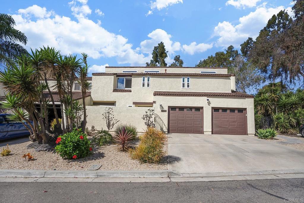 2349 Nicklaus Dr