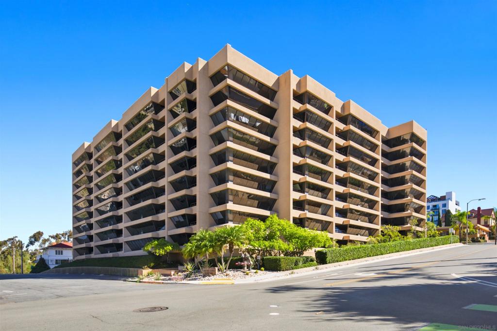 230 W Laurel 204
