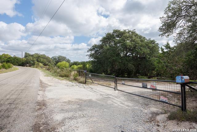 3008  ROLLING HILLS RD Rd