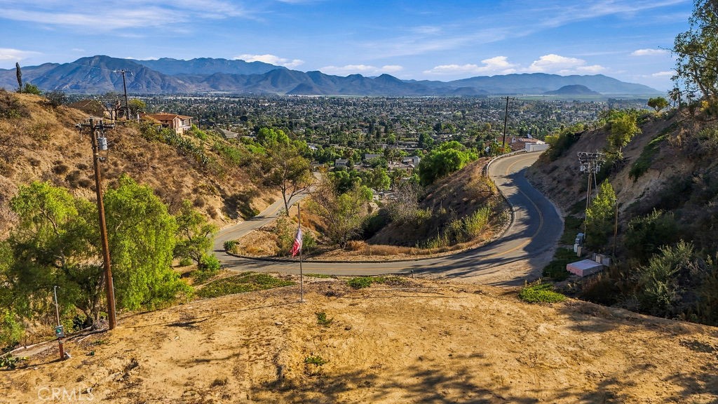 250 W Highland Drive
