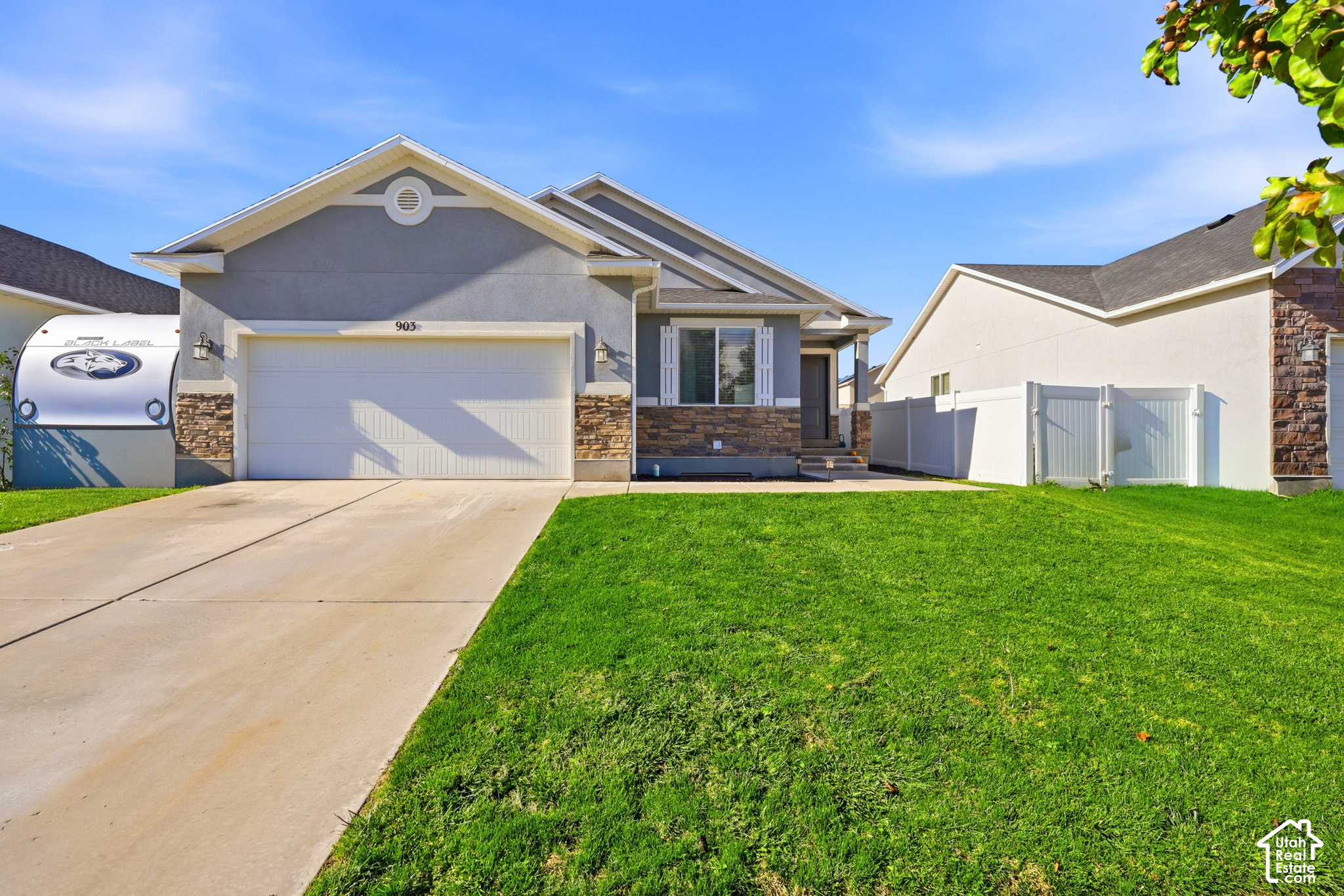 903  PETRO DR