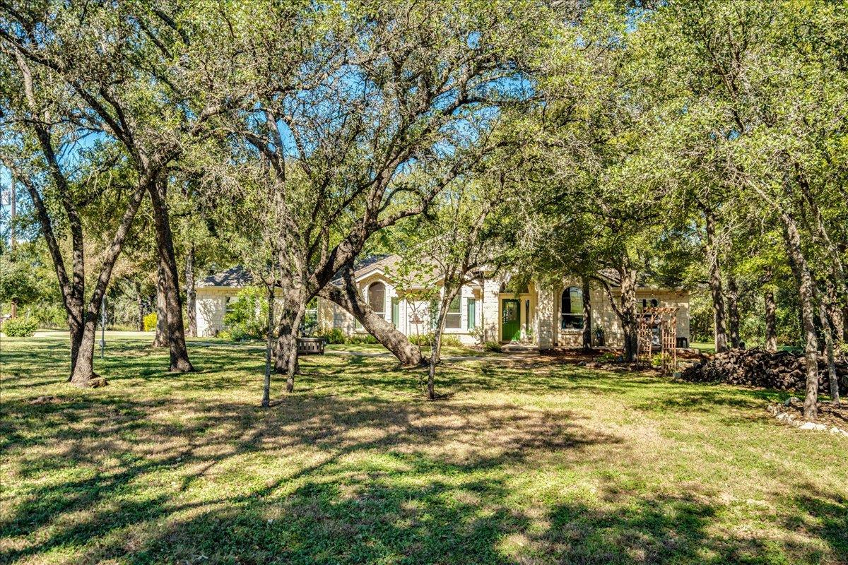 111  N Showhorse Dr