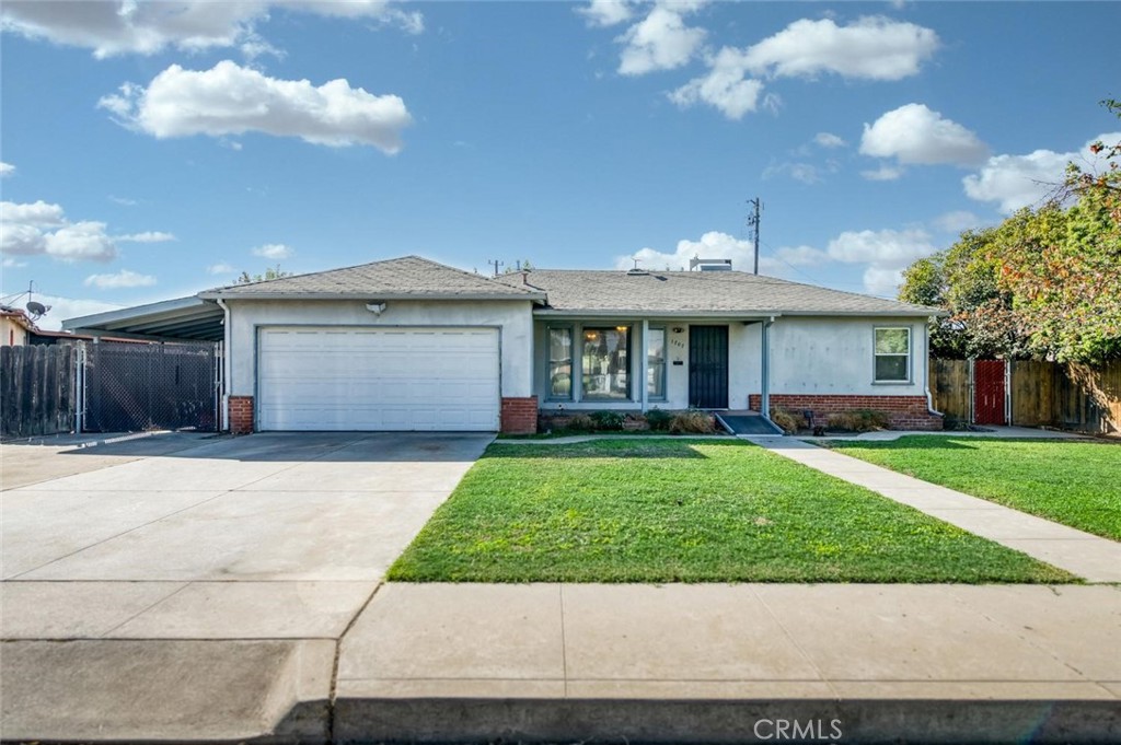 1707 E Metzler