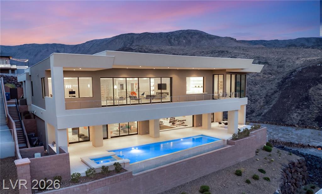 677 Overlook Rim Drive