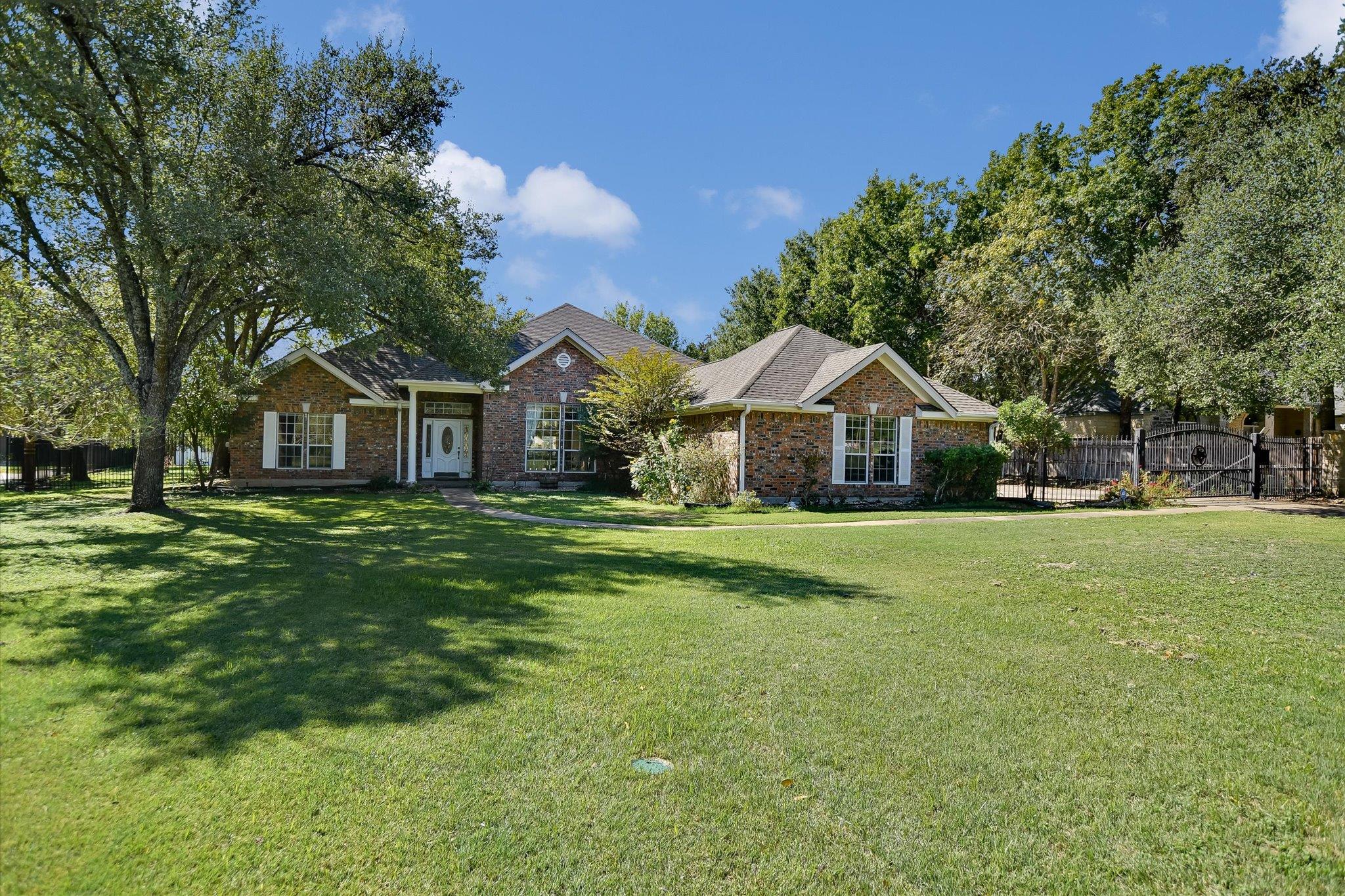 2114  Live Oak Cir