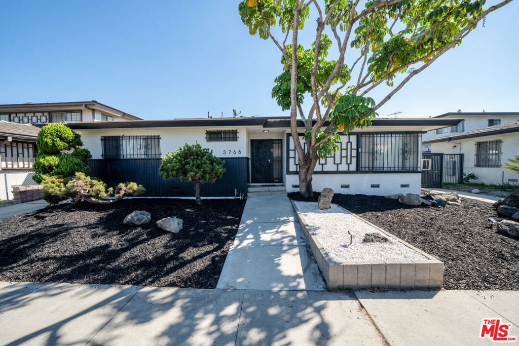 3768 S Bronson Avenue, Los Angeles, CA 90018 — photo 1