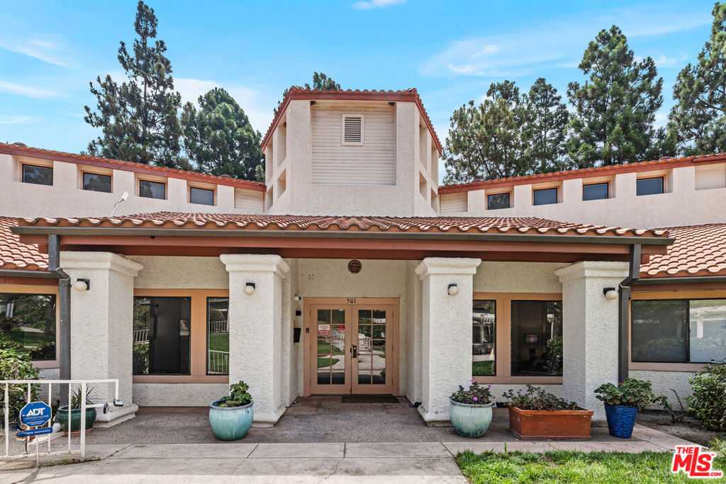 501 Palisades Drive 308
