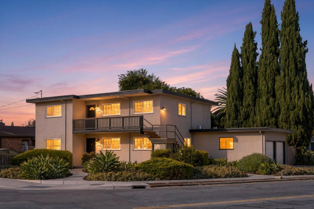 1102 Sherwood Avenue