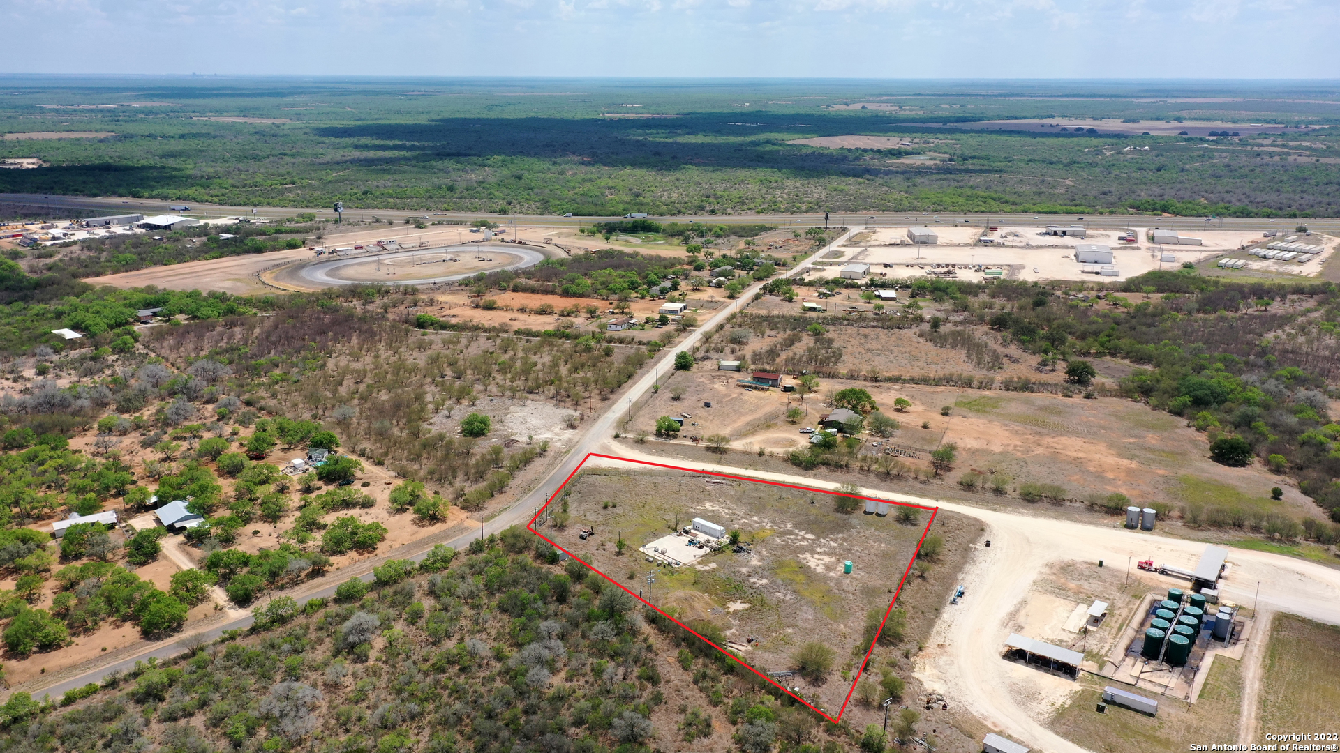 447 PULLINS RD, Pleasanton, TX 78064 — photo 1