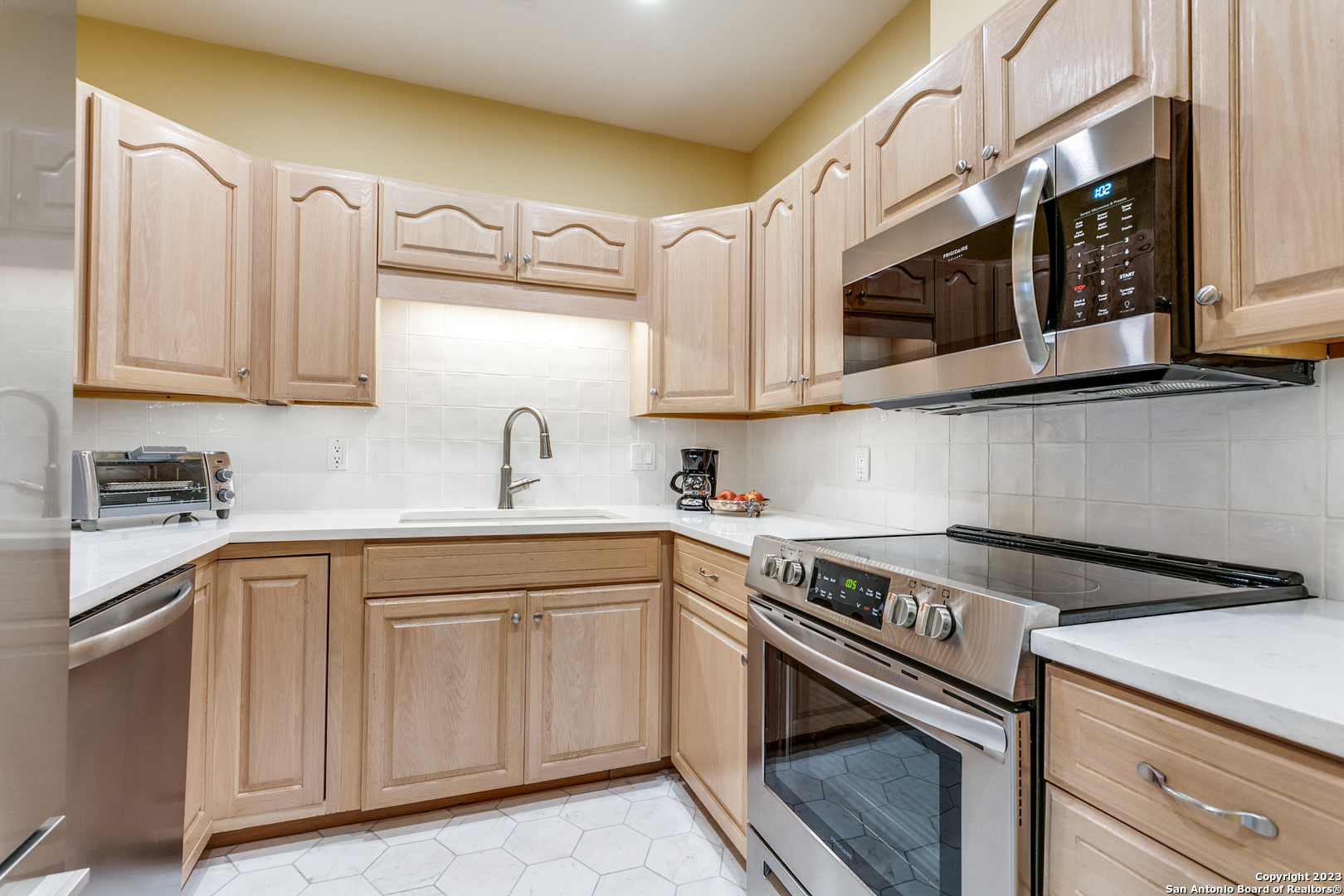 1 TOWERS PARK LN