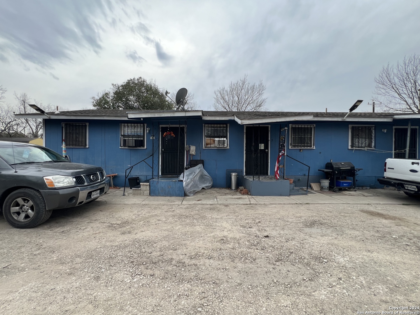 710 E Southcross Blvd, San Antonio, TX 78214 — photo 1