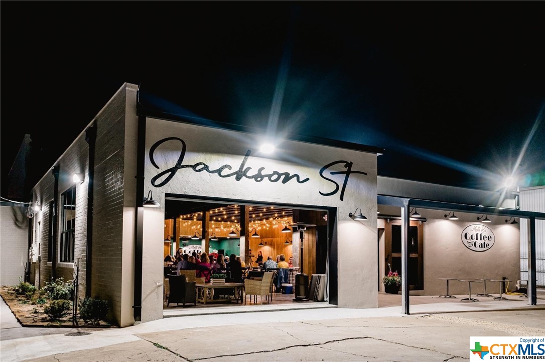 711 W Jackson Street, El Campo, TX 77437 — photo 1
