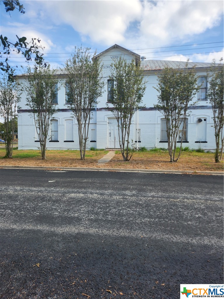 702 E Convent Street, Victoria, TX 77901 — photo 1