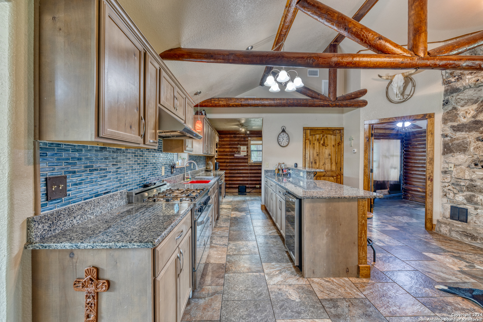 577 Mariposa Avenue, ConCan, TX 78838 — photo 1