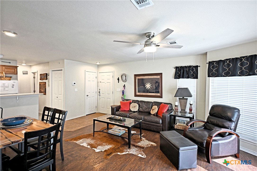 730 E Mather Street J-301, New Braunfels, TX 78130 — photo 1