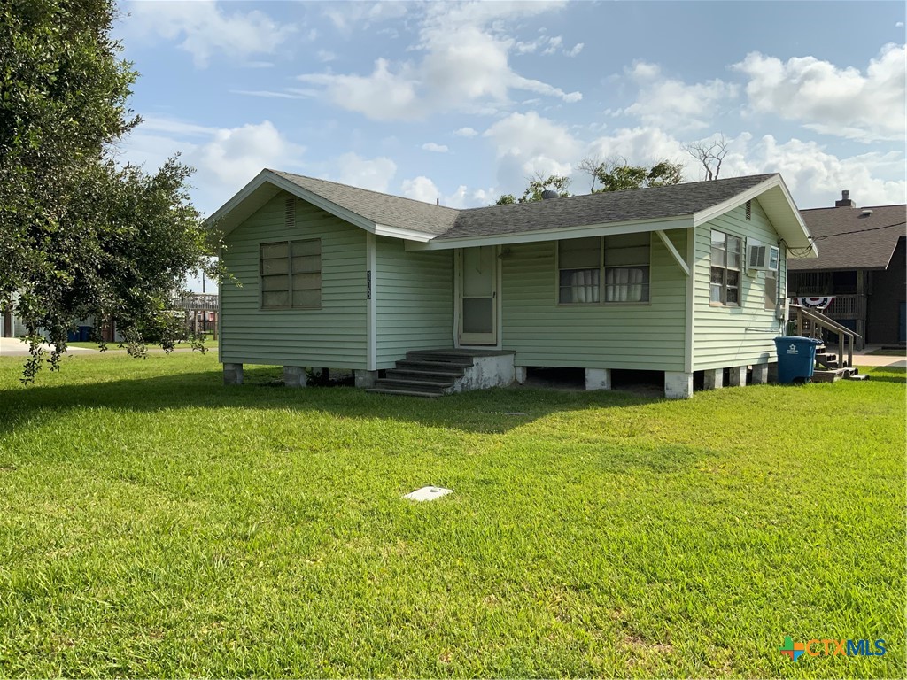 103 S Washington Avenue, Port O'Connor, TX 77982 — photo 1