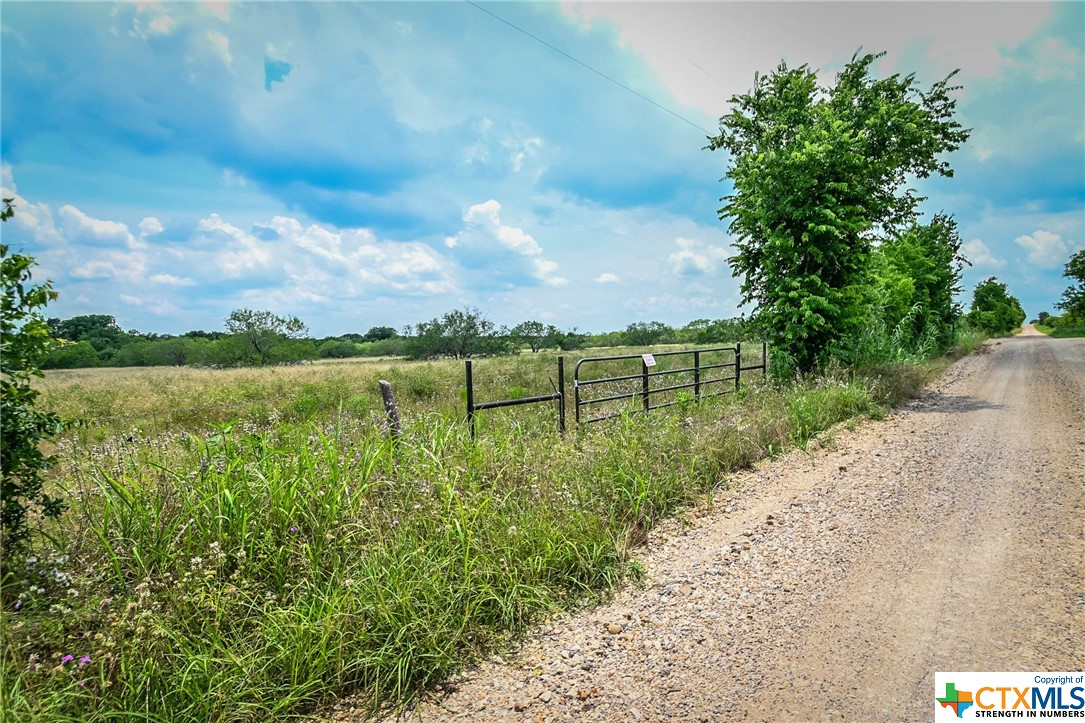 000 County Road 447, Waelder, TX 78959 — photo 1