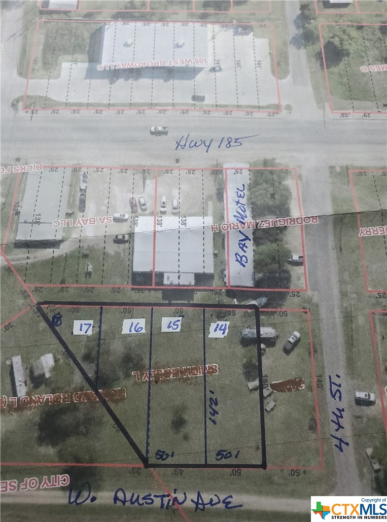 303-309 W Austin Avenue, Seadrift, TX 77983 — photo 1