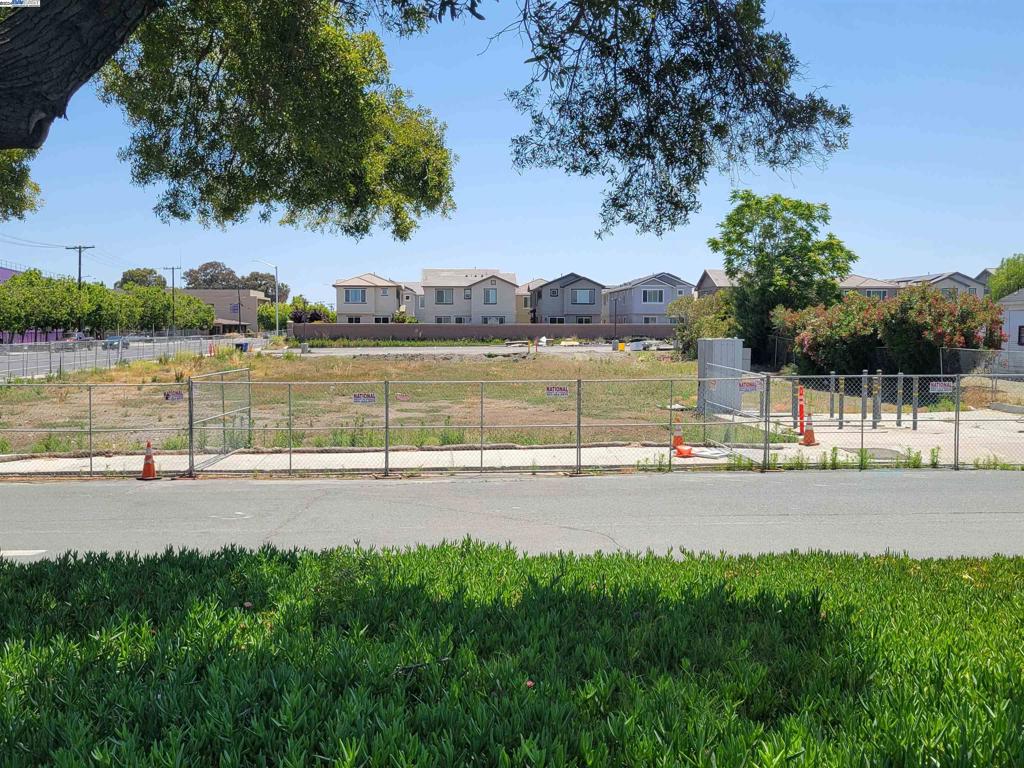 310 Central Ave., Pittsburg, CA 94565 — photo 1