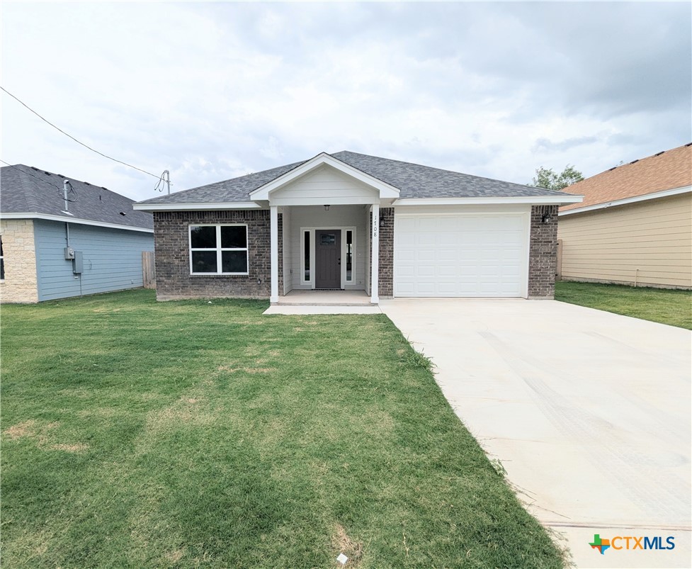 1708 E Ave G, Lampasas, TX 76550 — photo 1