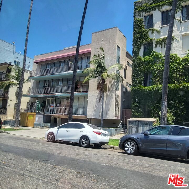 520 S Kenmore Avenue, Los Angeles, CA 90020 — photo 1