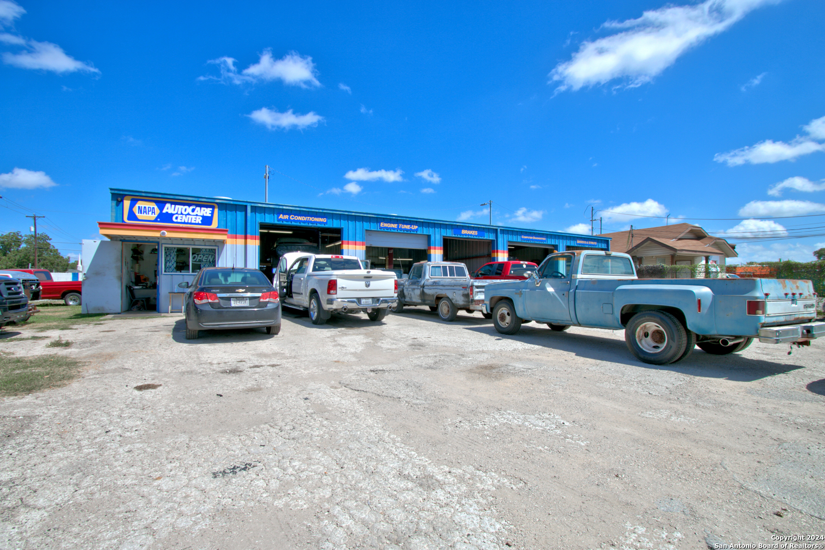 119 W LINDBERGH BLVD, Universal City, TX 78148 — photo 1