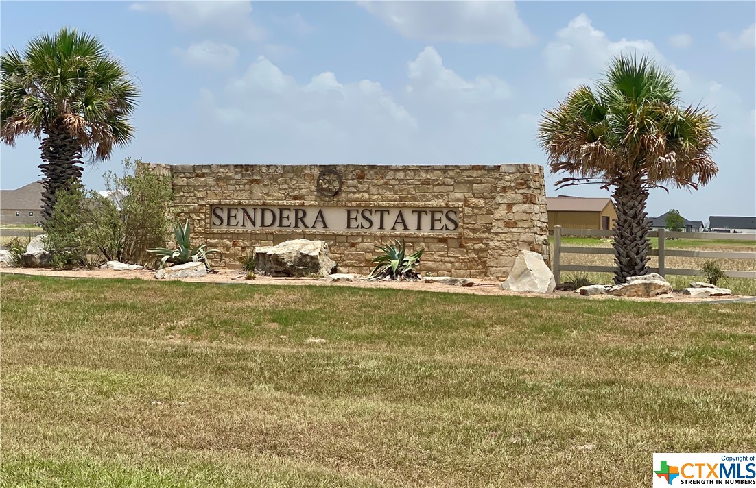 917 Sendera Loop, Victoria, TX 77904 — photo 1